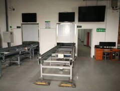 盘输送机是一种操纵托盘做为承载东西的输送设